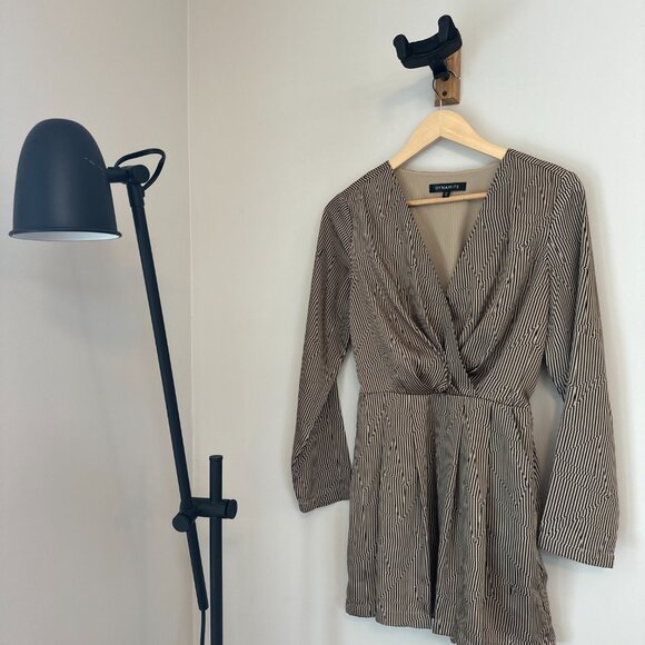 Dynamite short dress - Long sleeve - Size Small - Picture 5 of 8